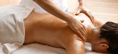 Gesundhotel-bad-reuthe_Spa_Massage_Foto AdolfBereuter_2500px