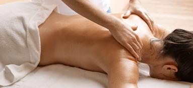 BR_Massage-Schultern_Wellness_Foto AdolfBereuter_1400x650px