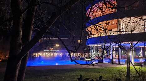 Gesundhotel-Bad-Reuthe-Gartenpool-Aussenpool-pool-baden-wellness-spa_1600px