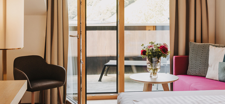 BAD-REUTHE_Zimmer_EZ-Terrasse_230531-042_A-Lamprecht