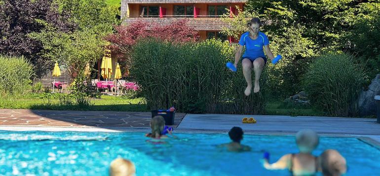 BR_Aktivprogramm_Wassergymnastik-im-Garten_Aug24_CF_1_Look25_1400x650px